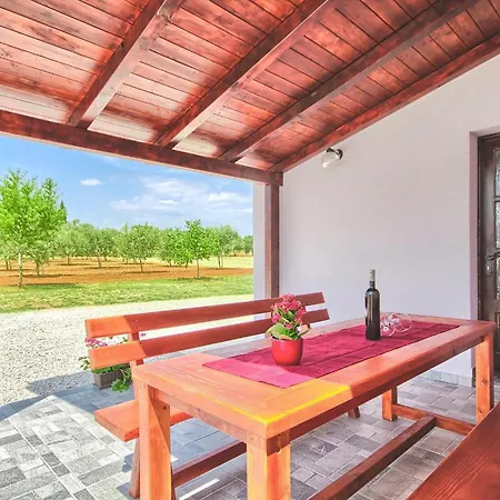 Komfortables Haus In Mit Grill Und Garten Holiday home *